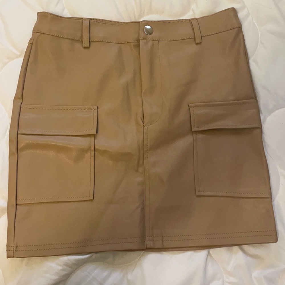 Faux leather beige skirt